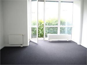 Büroraum 1 mit Ausgang