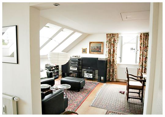 Blick von der Küche ins Wohnzimmer