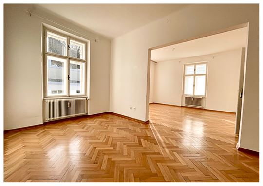 vom Esszimmer Blick ins Wohnzimmer 