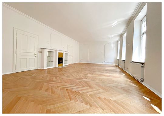 Wohnzimmer mit offenen Kamin