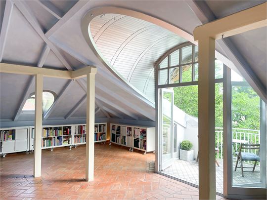 Wohnraum mit Ausgang zur Terrasse