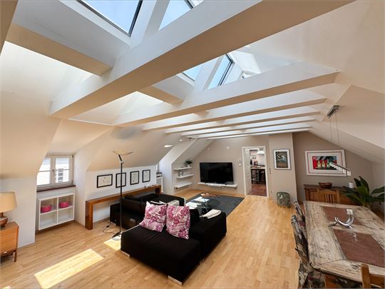 Großzügige luxeriöse 3 Zimmer Dachgeschoßwohnung mitten in der Altstadt von Salzburg