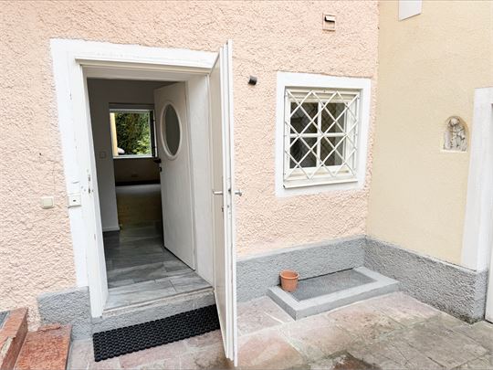 renovierungsbedürftige 2 Zimmer Altbauwohnung Altstadt von Salzburg 