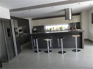 Villa - Salzburg - Hallein - Rehhof - 6 Zimmer - Luxus - Küche mit Bar