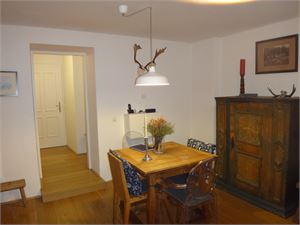 2-zimmer-altbau-renoviert-salzburg-nonntal-wohnzimmer2top 2