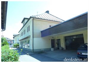 Ansicht mit den Garagen