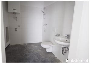 Neues Bad mit Dusche und Waschmaschinenanschluß
